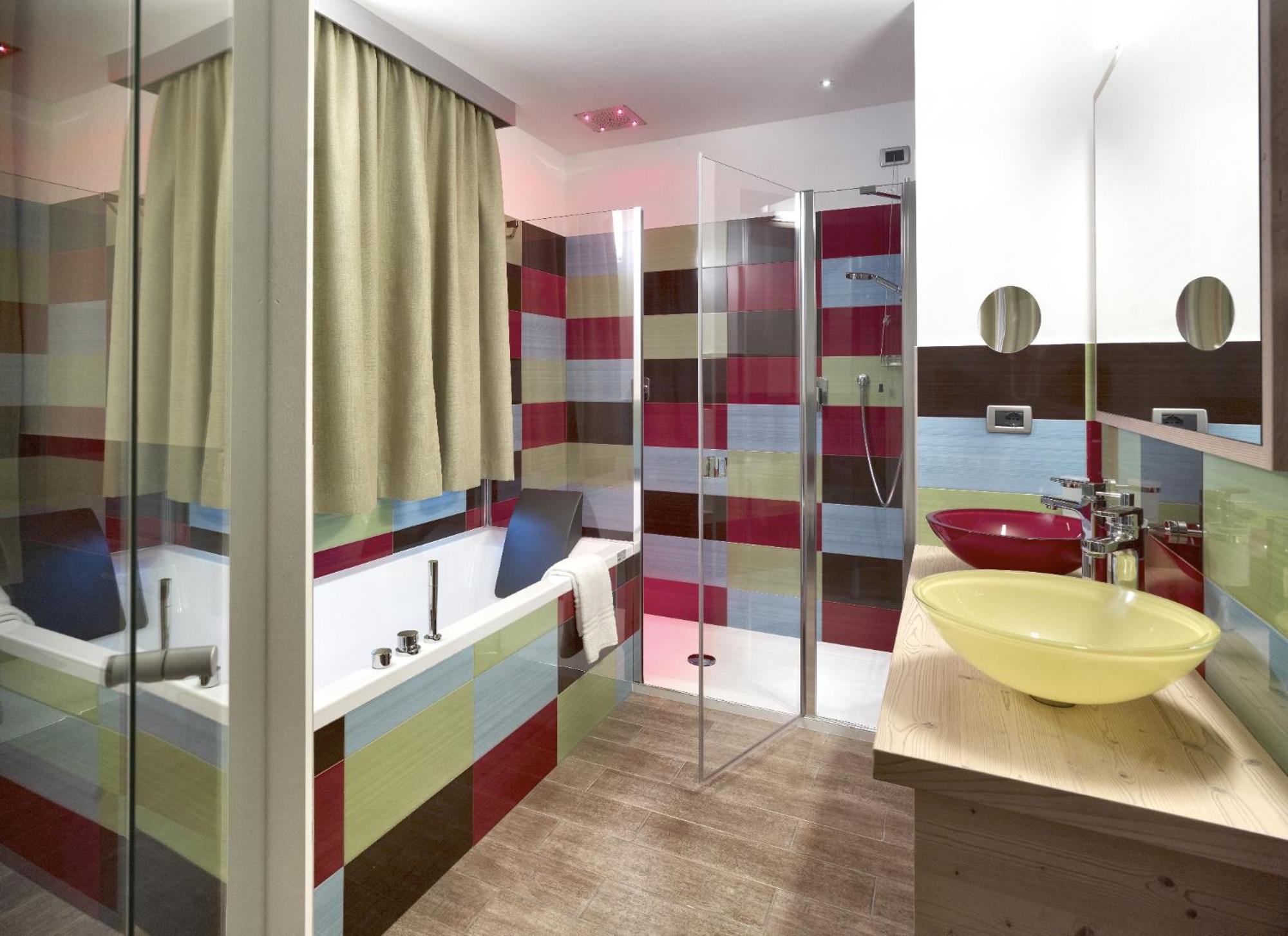 Color Home Suite Apartments Predazzo Exterior photo